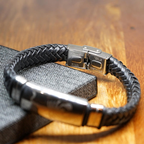 AfroBeads Gecko Engraved Men's Leather Bracelet